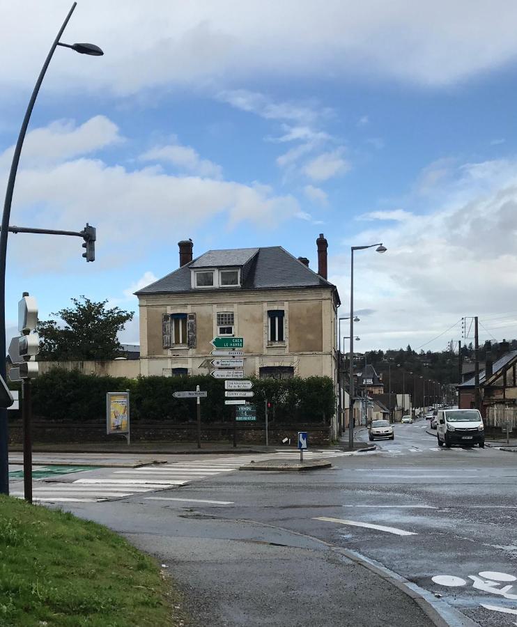 T2 Home Sweet Home Gare Wifi Parking Évreux Buitenkant foto